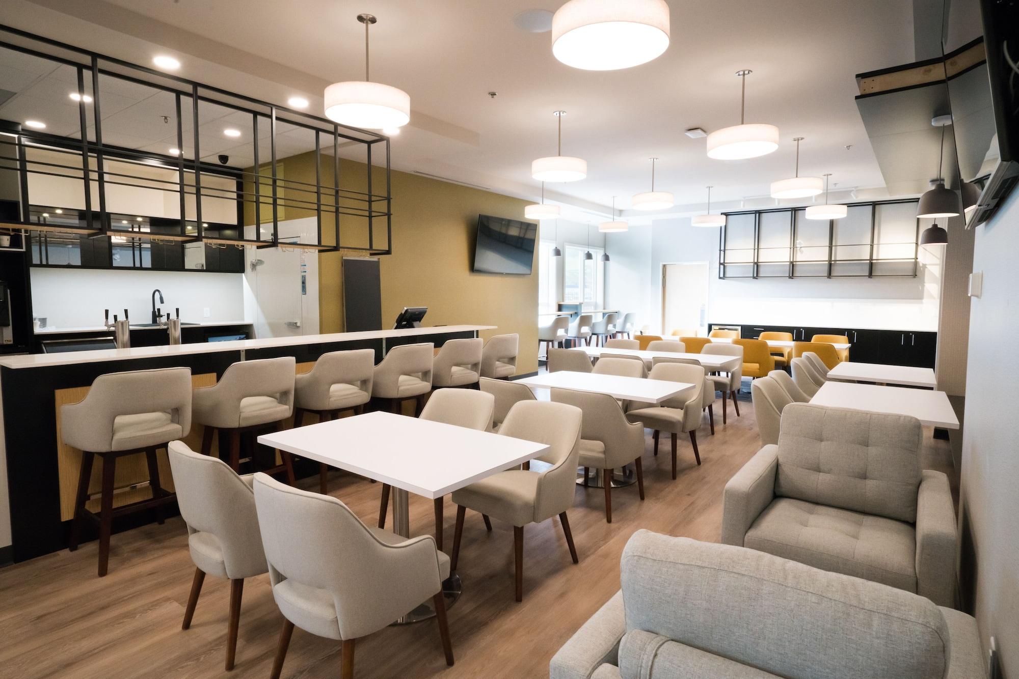 Park Inn By Radisson, Kelowna Zewnętrze zdjęcie