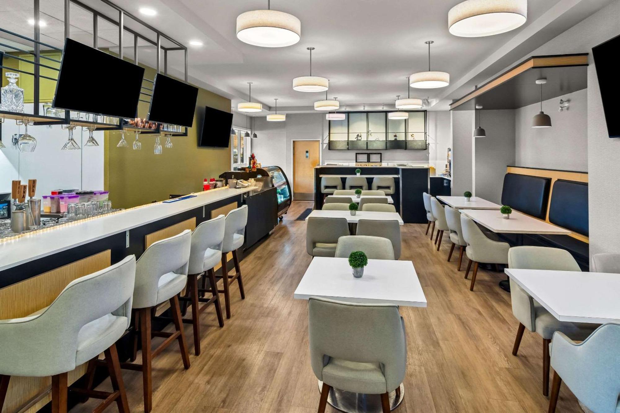 Park Inn By Radisson, Kelowna Zewnętrze zdjęcie