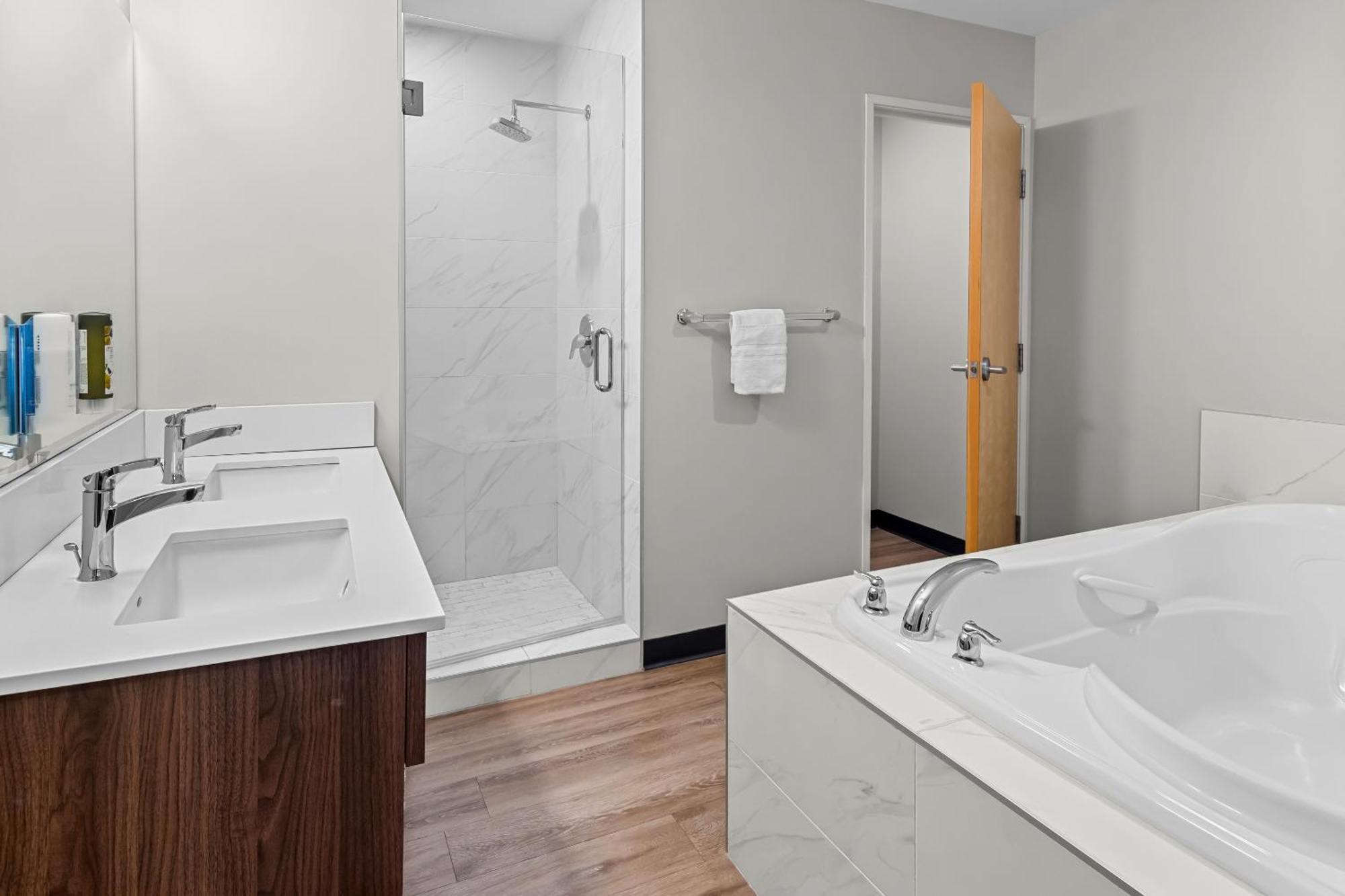 Park Inn By Radisson, Kelowna Zewnętrze zdjęcie
